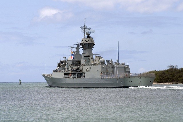 Khu trục hạm HMAS Perth (FFH 157) của Australia